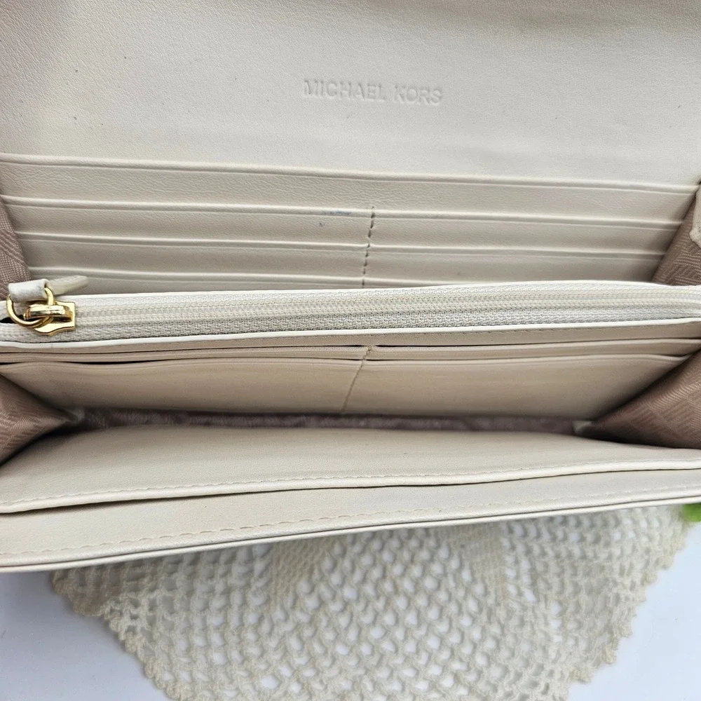 Michael Kors Snakeskin Print Chevron Gray Cream Continental Wallet